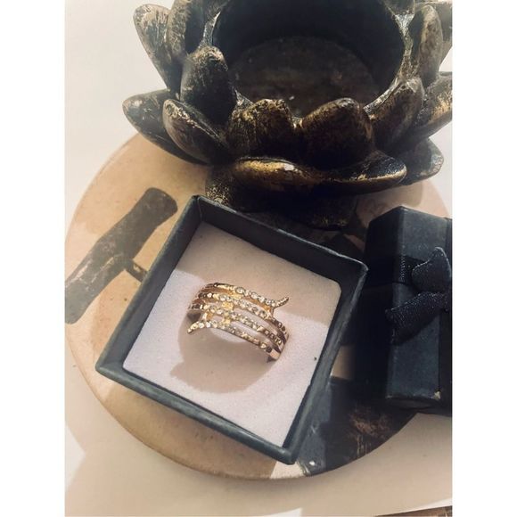 Pretty white sapphire WAVE GOLD BOHO RING - Picture 1 of 7